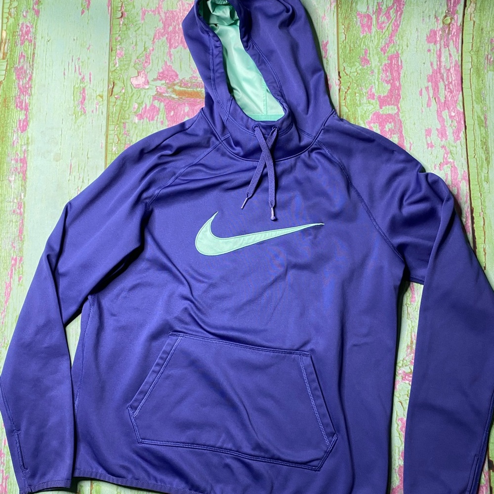 Nike dry fit hoodie. Women size M